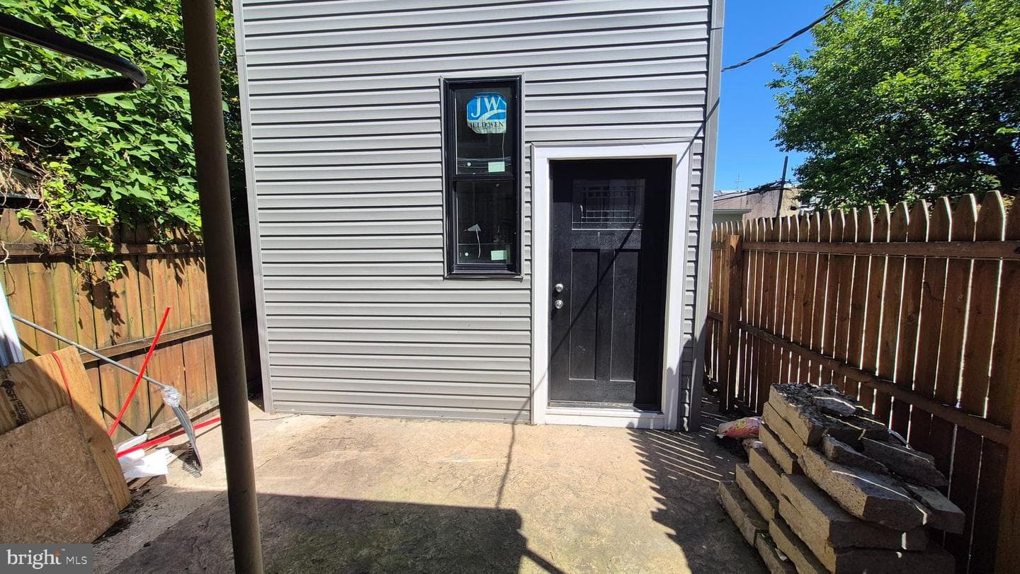 4612 Worth Street photo 3