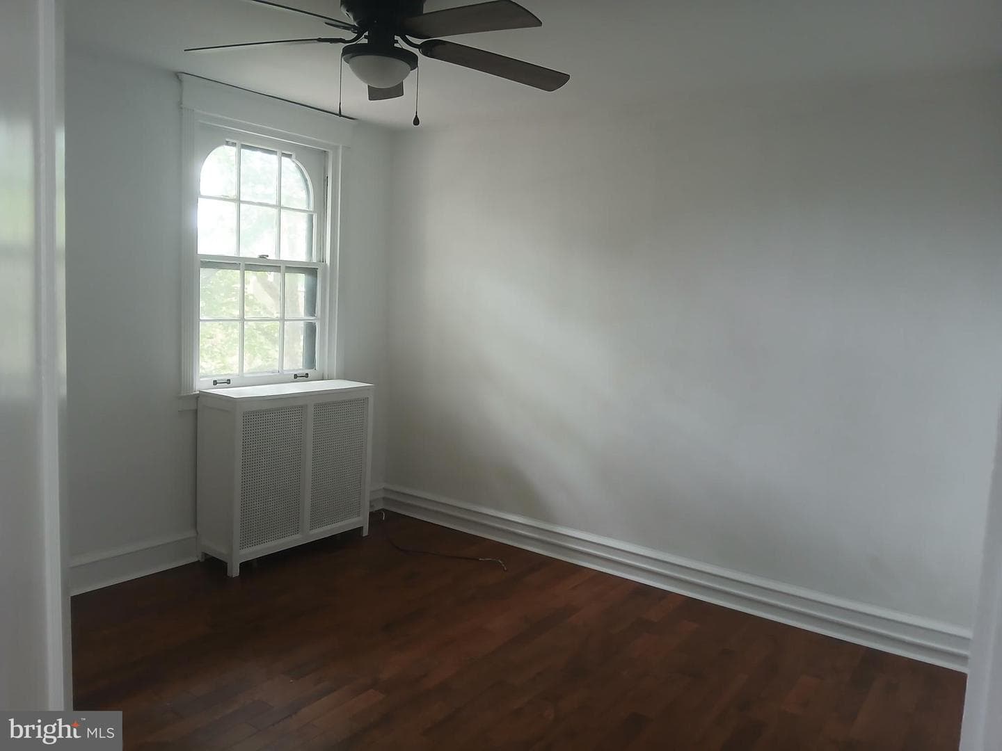 3423 Barclay Street photo 9