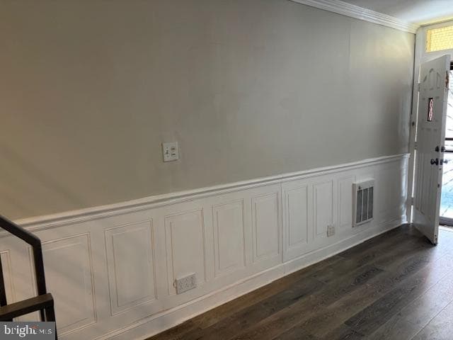 2424 S Sartain Street photo 7