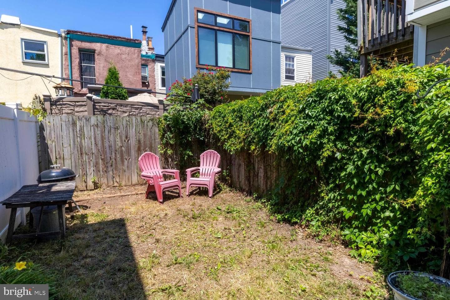 2225 Pemberton Street photo 27