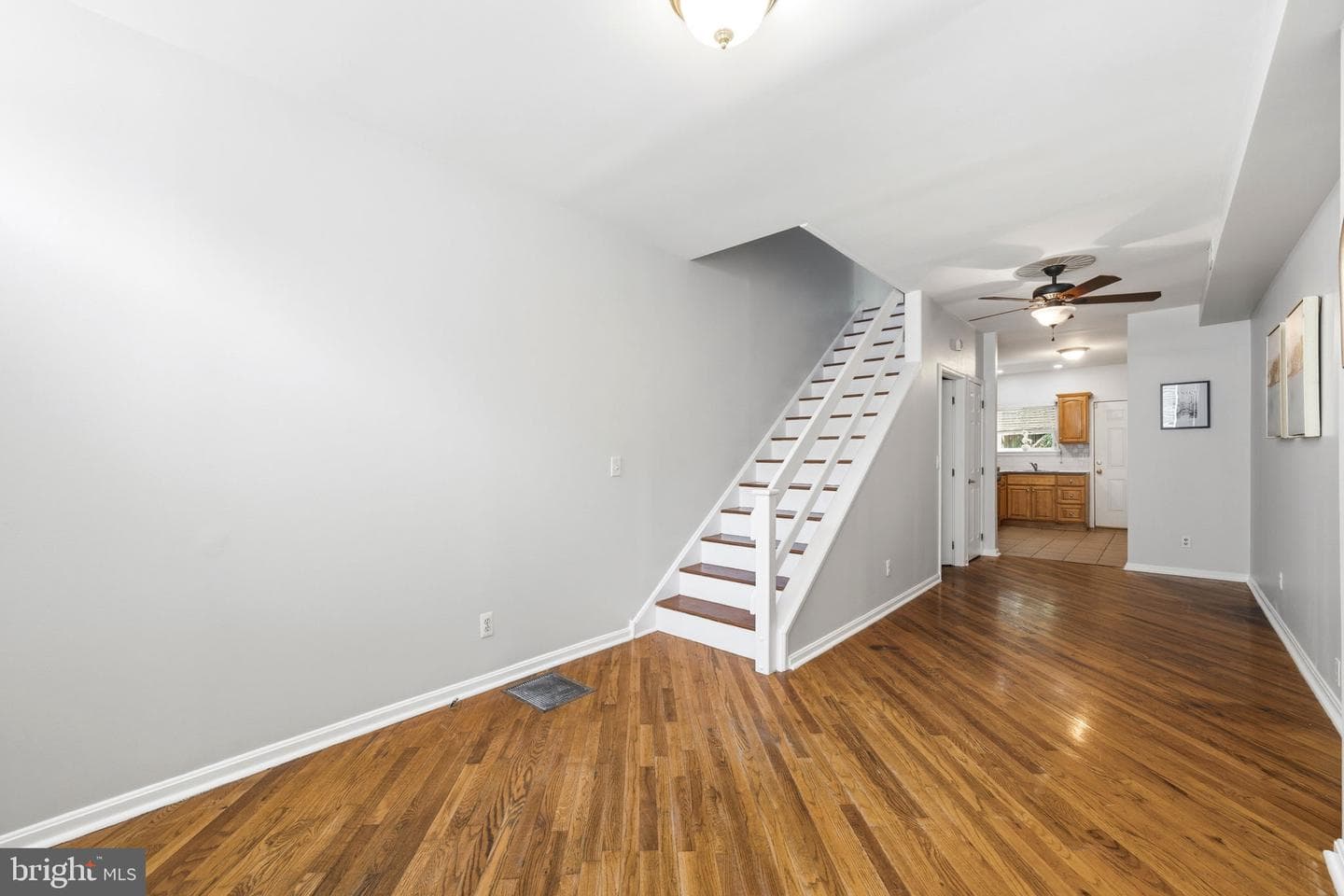 928 N. Bambrey photo 8
