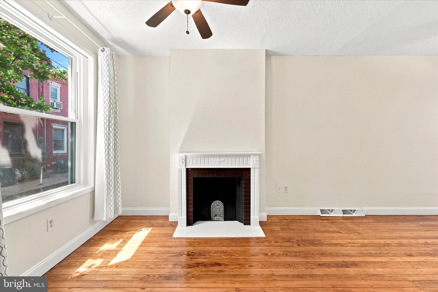 627 Miller Street photo 24