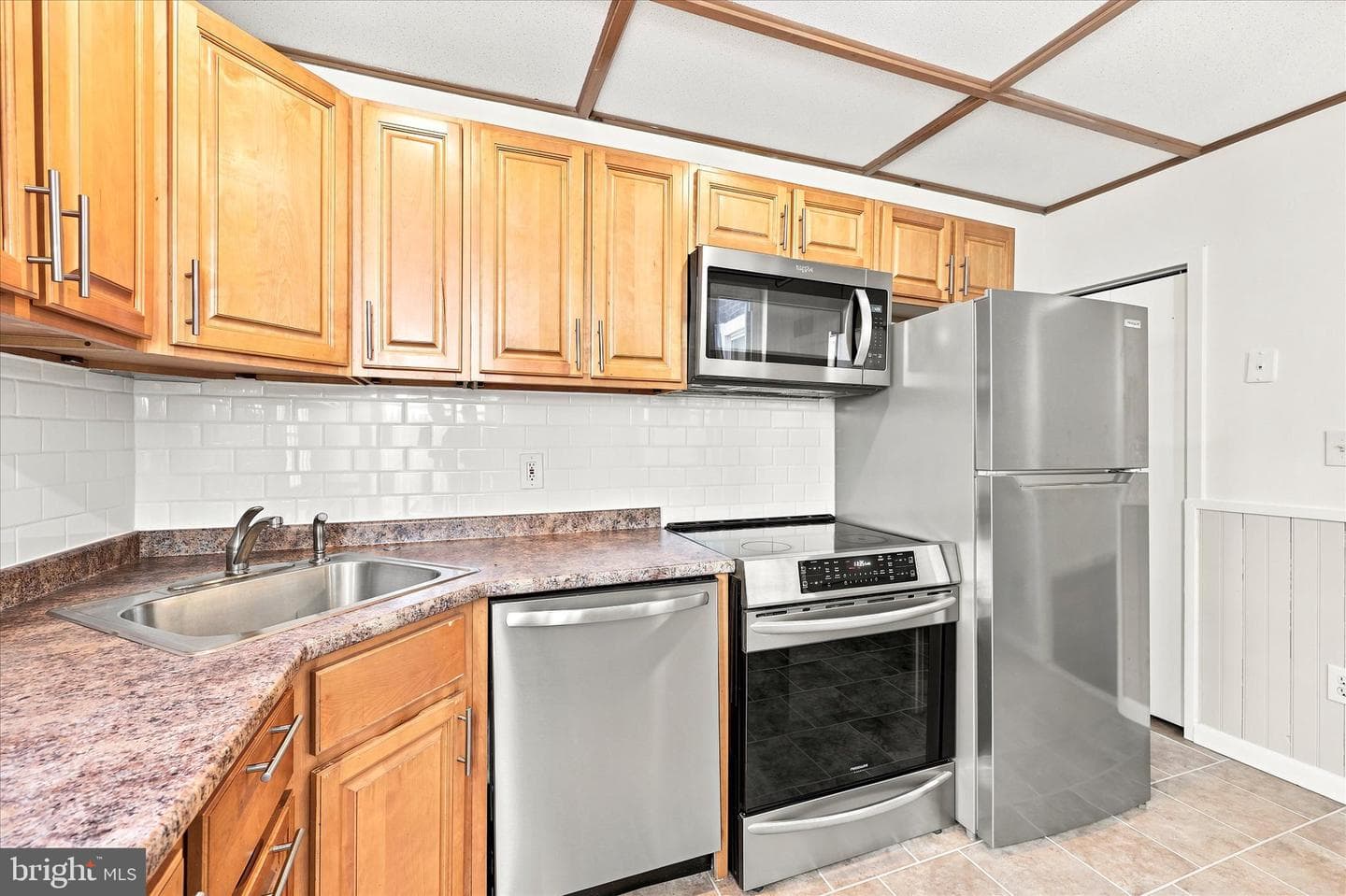 627 Miller Street photo 25