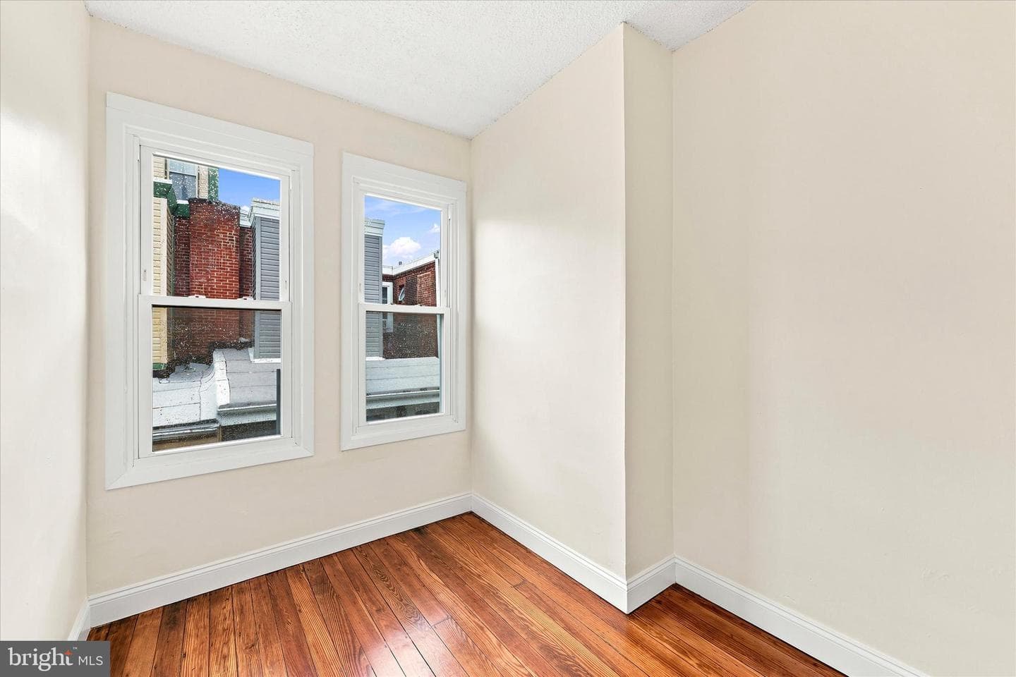 627 Miller Street photo 28