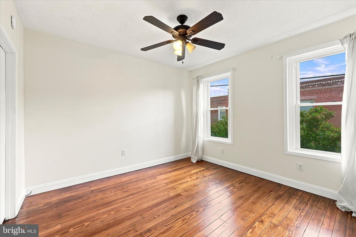 627 Miller Street photo 33