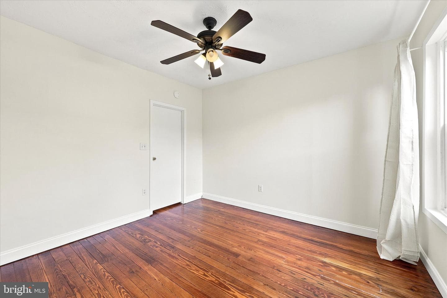 627 Miller Street photo 35