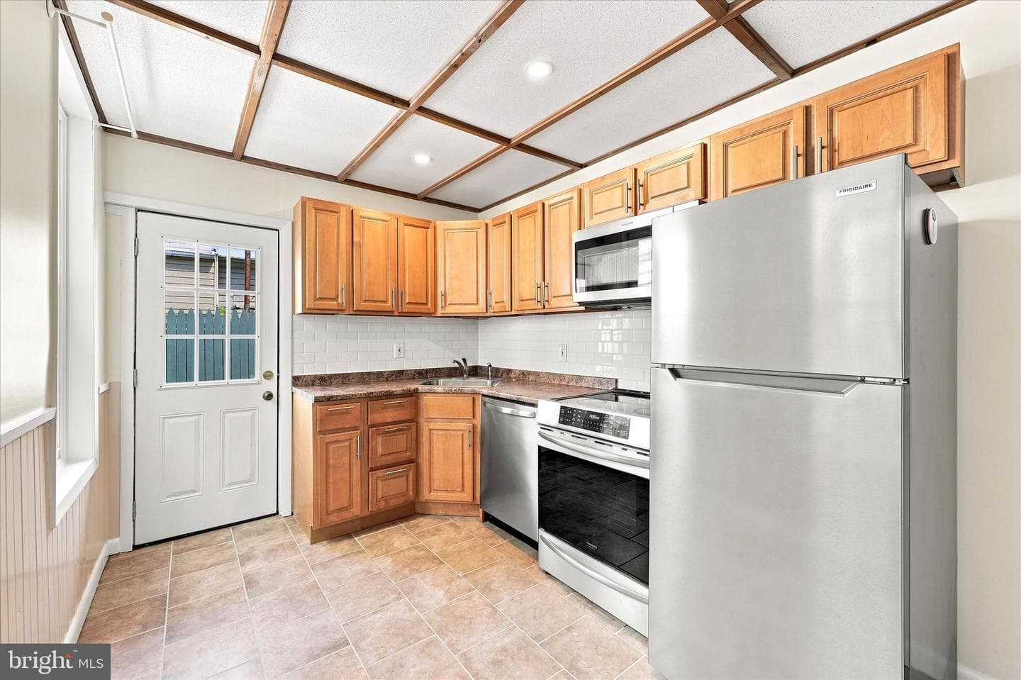 627 Miller Street photo 6