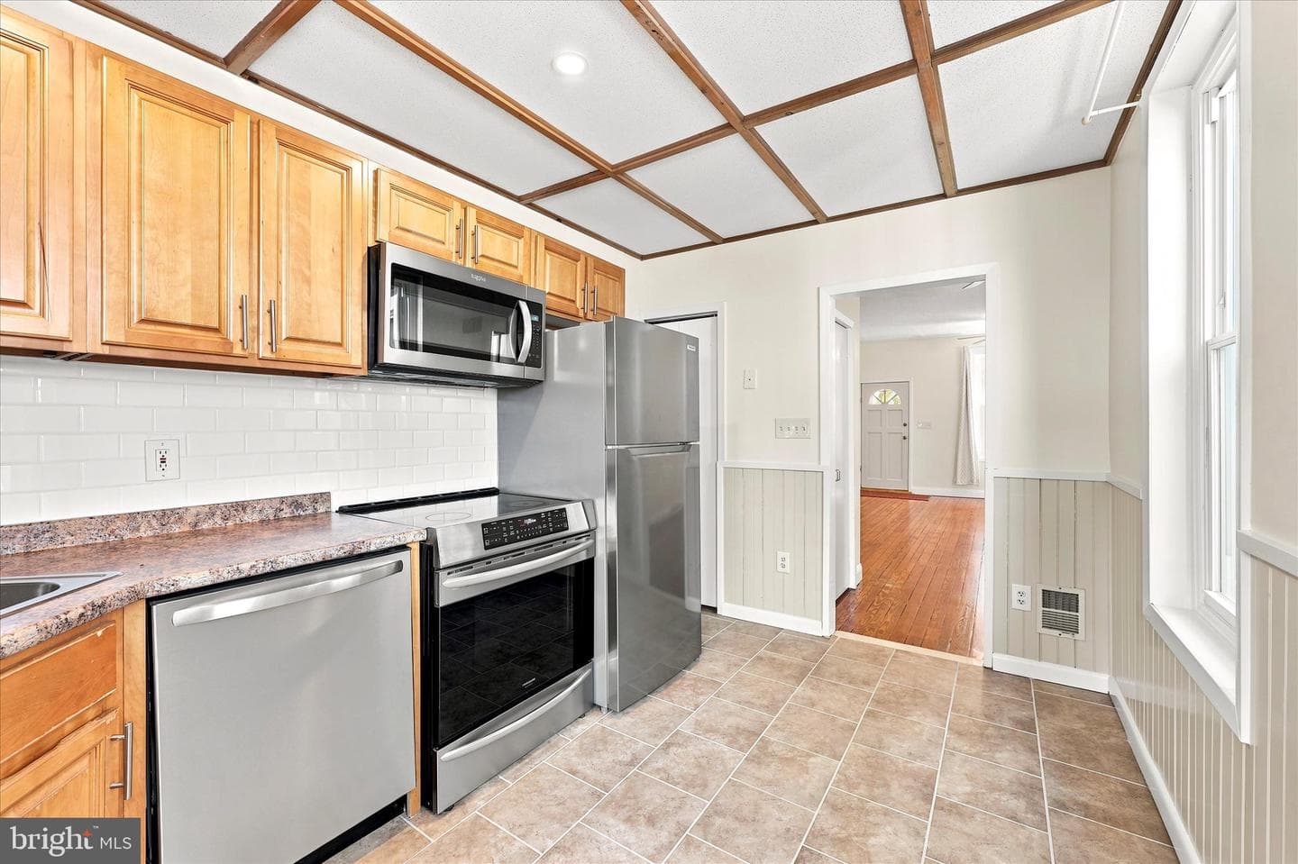 627 Miller Street photo 7
