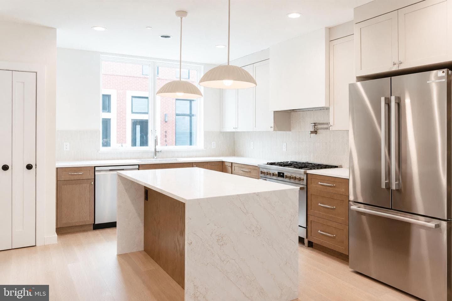 954 N 6th Street, Philadelphia