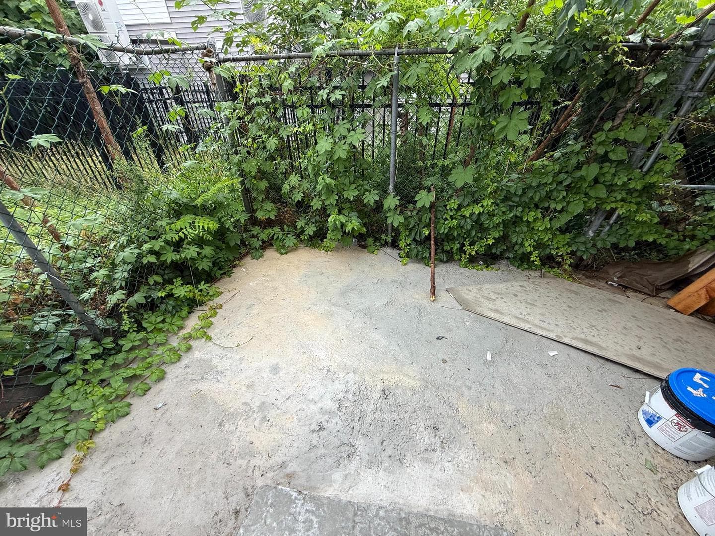 2447 Ingersoll Street photo 16