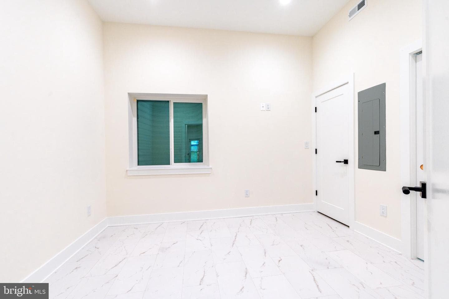4748 Sheldon Street photo 17