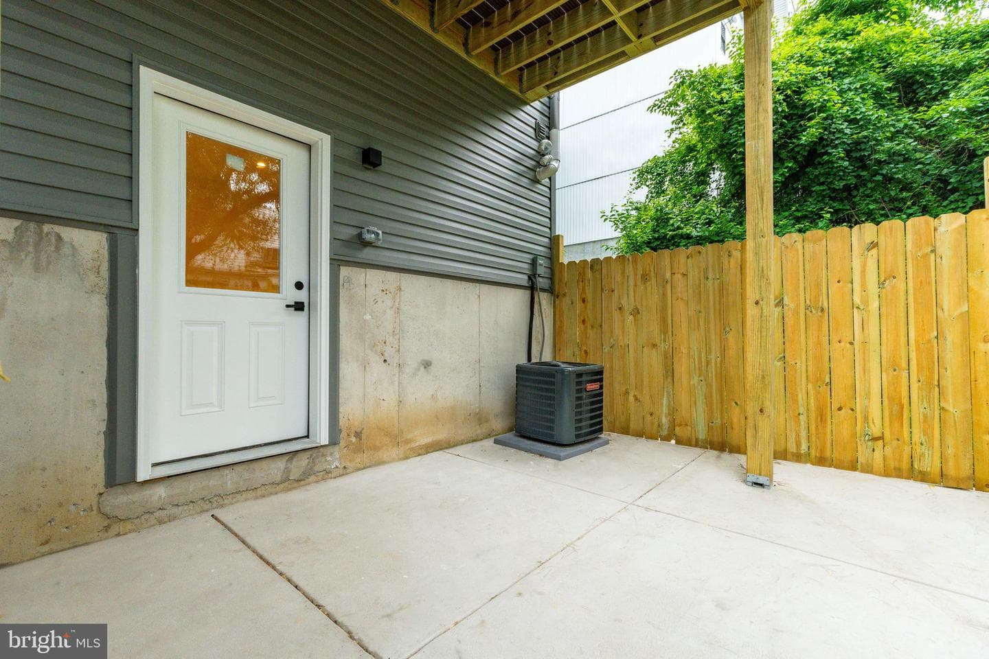 4748 Sheldon Street photo 21