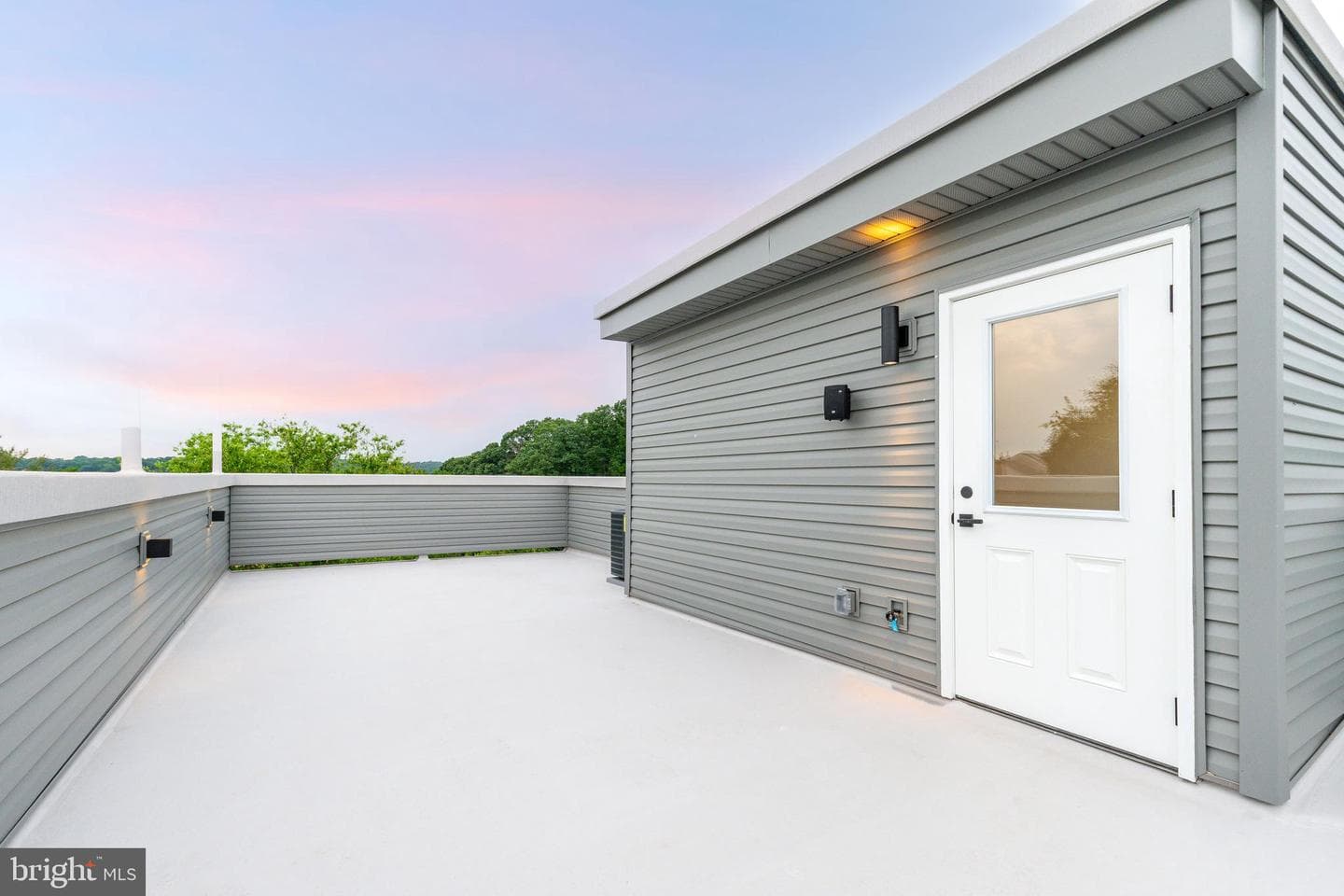4748 Sheldon Street photo 37