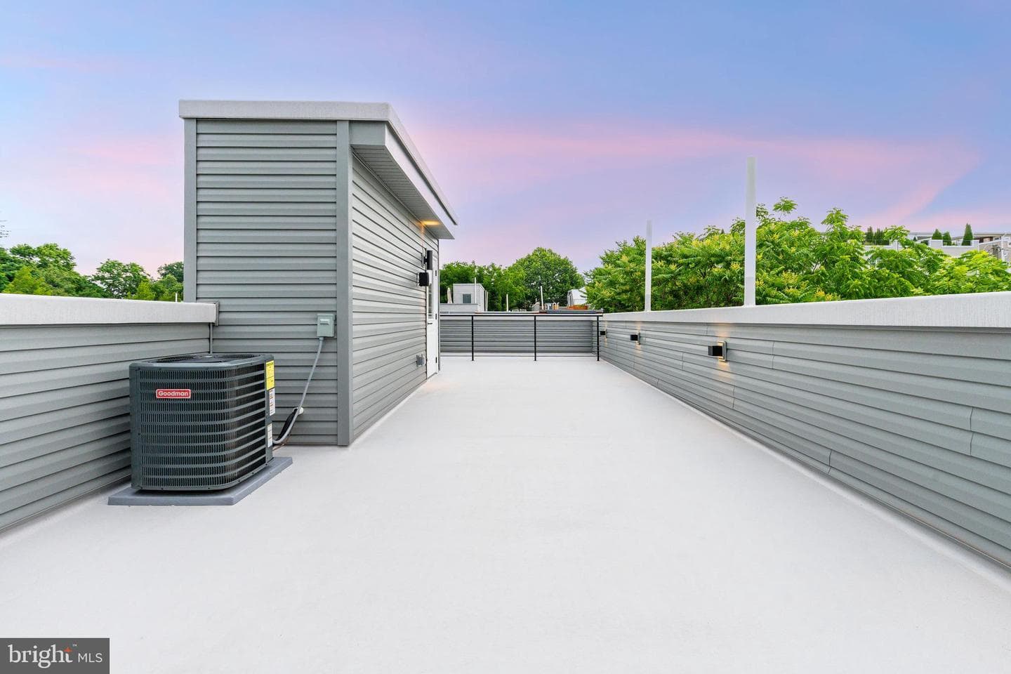 4748 Sheldon Street photo 40