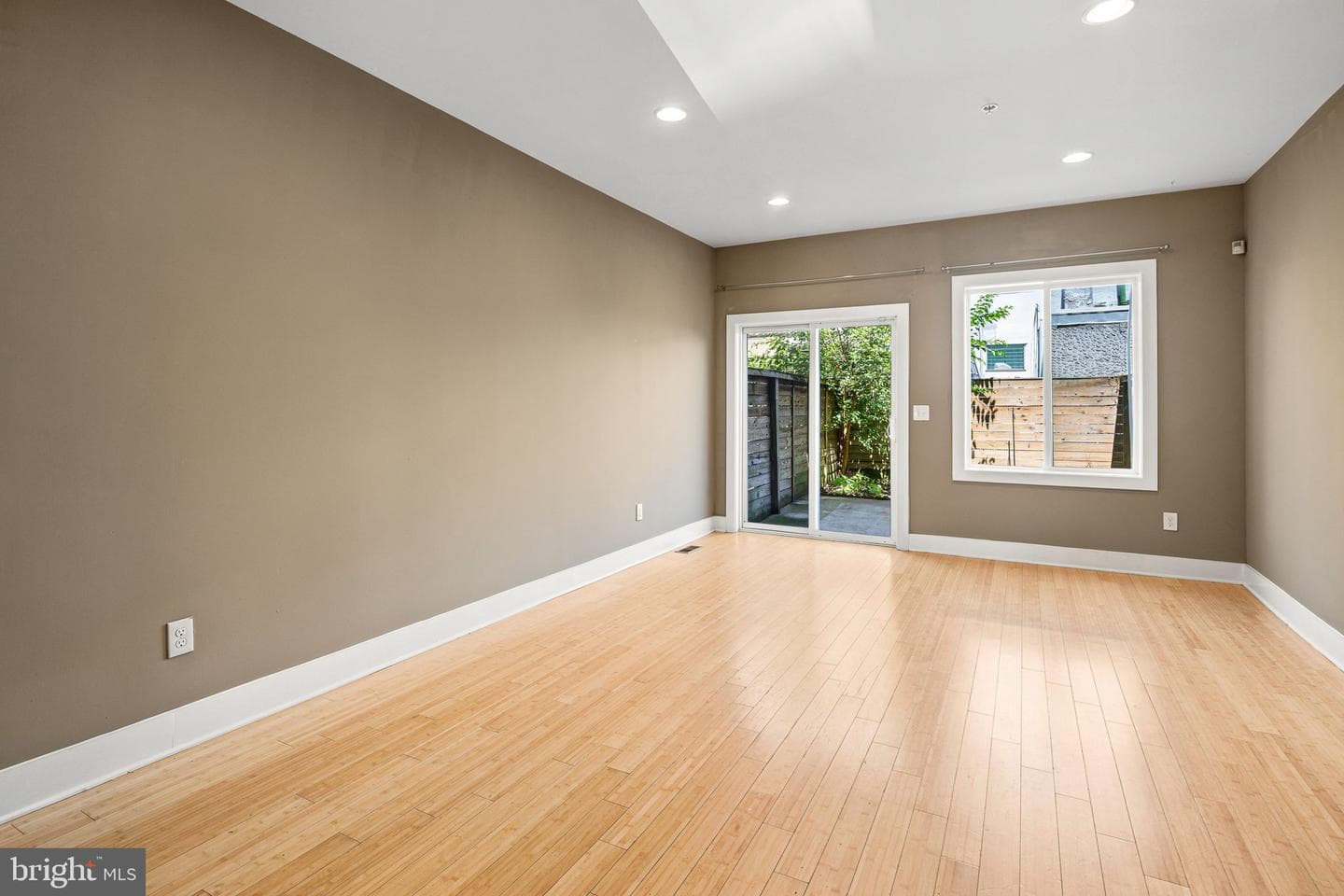 2020 Trenton Avenue photo 11