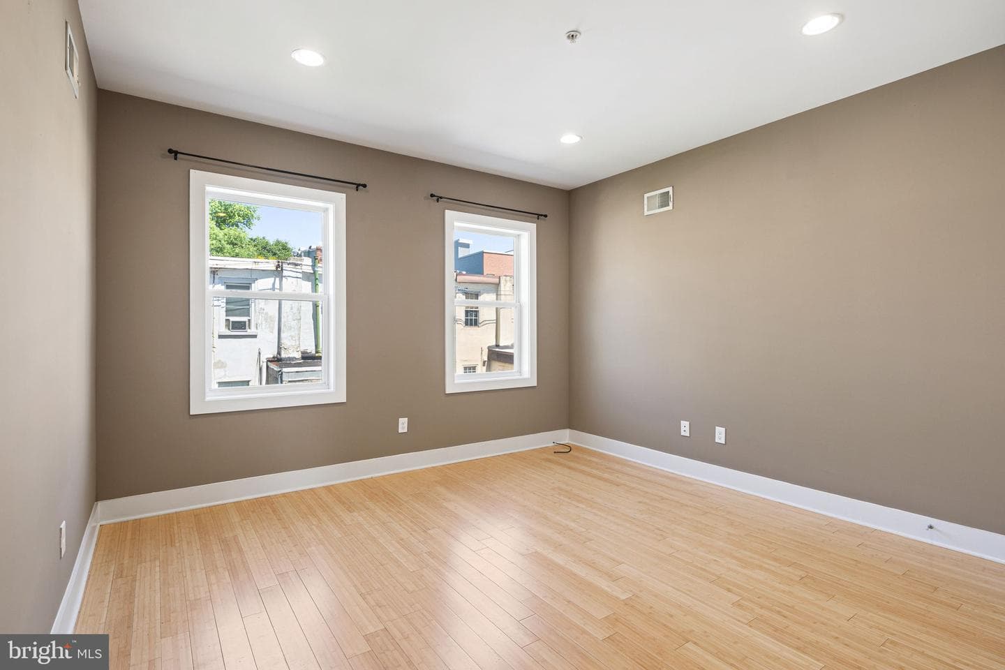 2020 Trenton Avenue photo 13