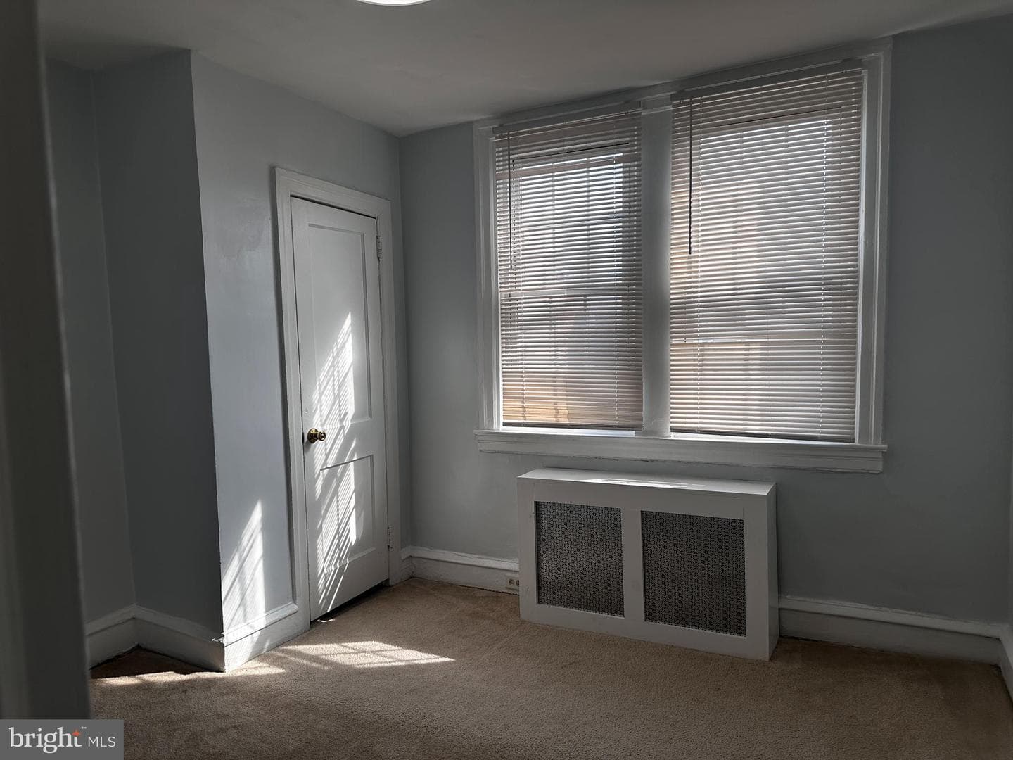 574 E Cheltenham Avenue photo 8
