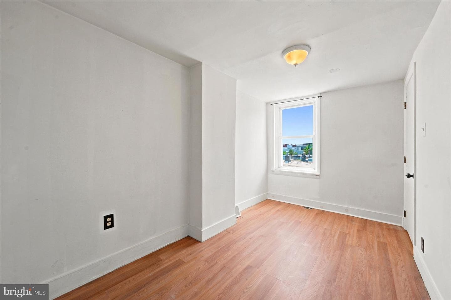 102 E Huntingdon Street photo 22