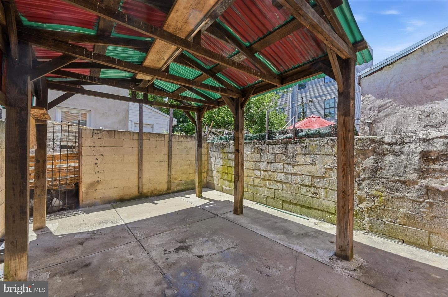 102 E Huntingdon Street photo 27
