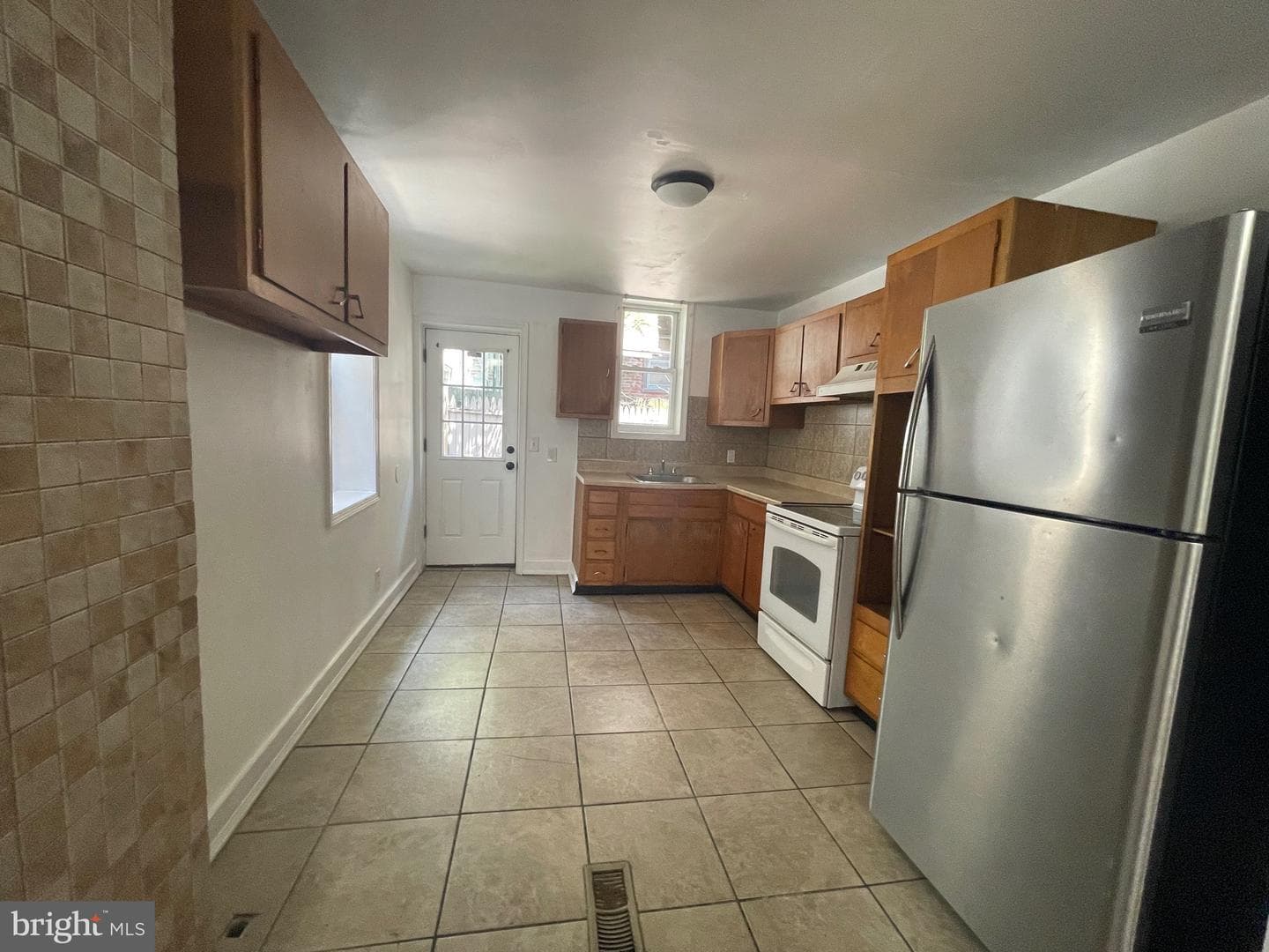 213 E Wishart Street photo 6