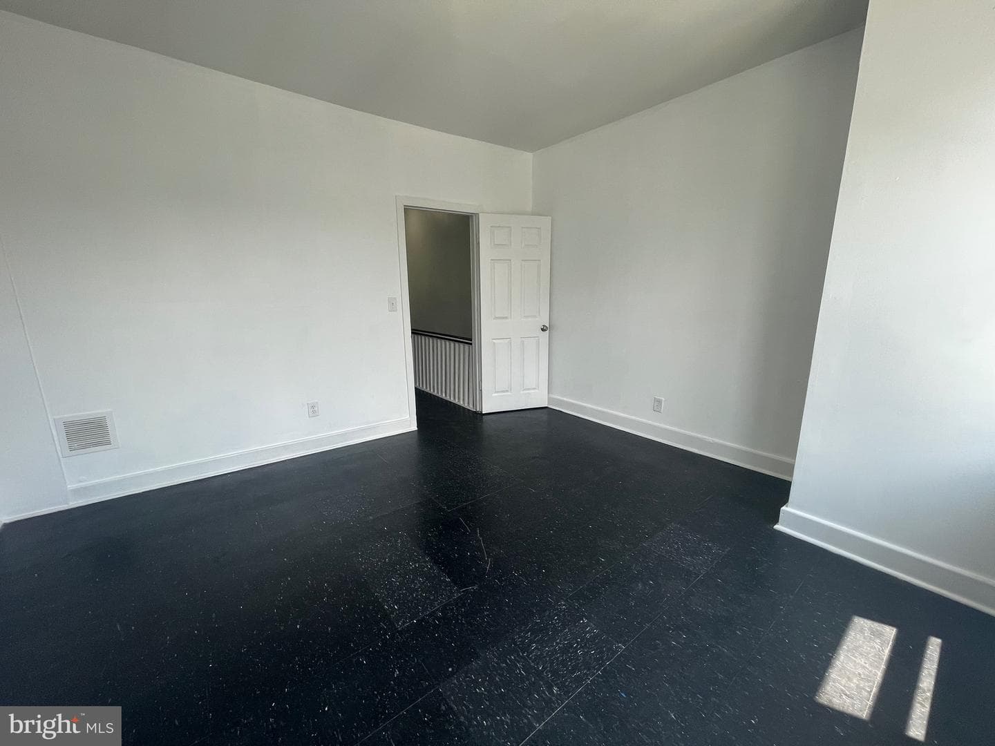 213 E Wishart Street photo 9