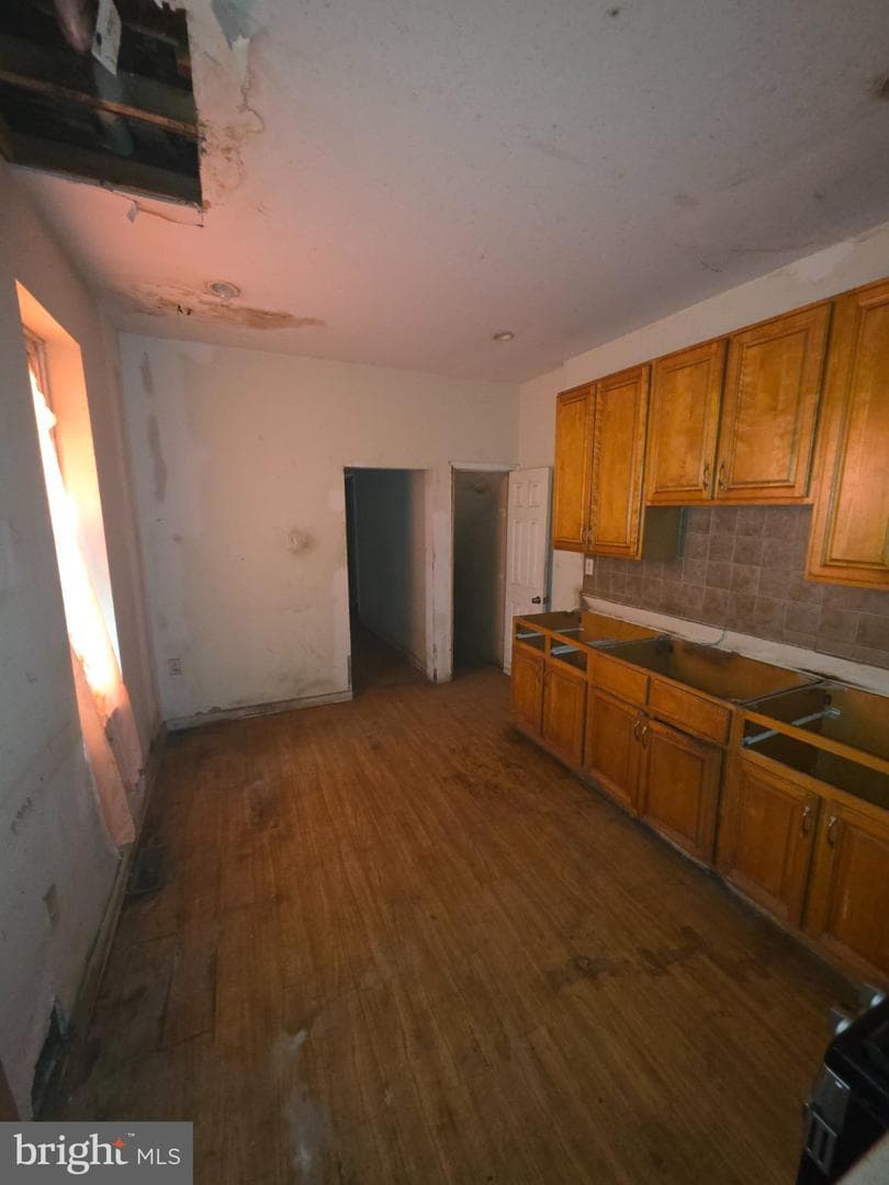 1850 E Orleans photo 12
