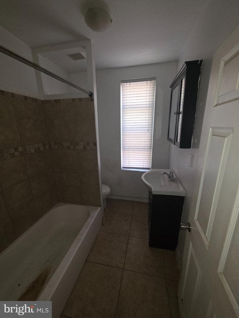 1850 E Orleans photo 22