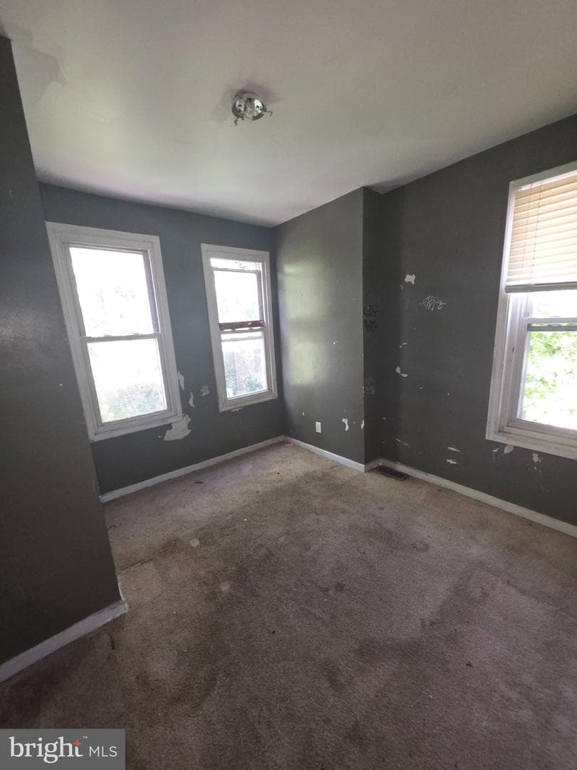 1850 E Orleans photo 23