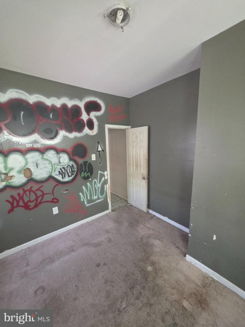 1850 E Orleans photo 24