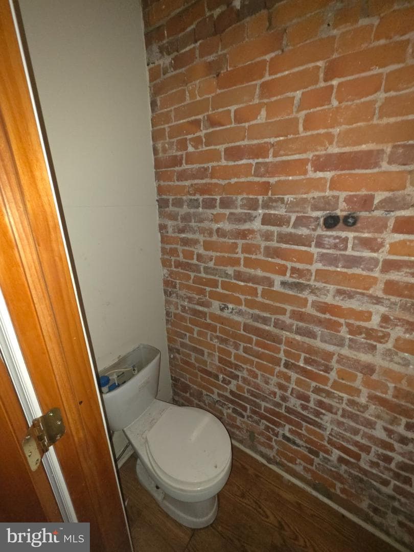 1850 E Orleans photo 8