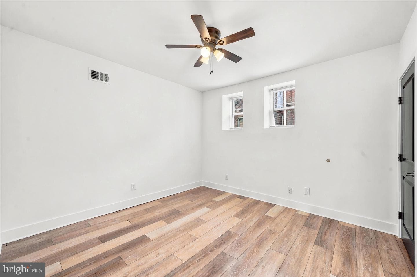 5616 Florence Avenue photo 17