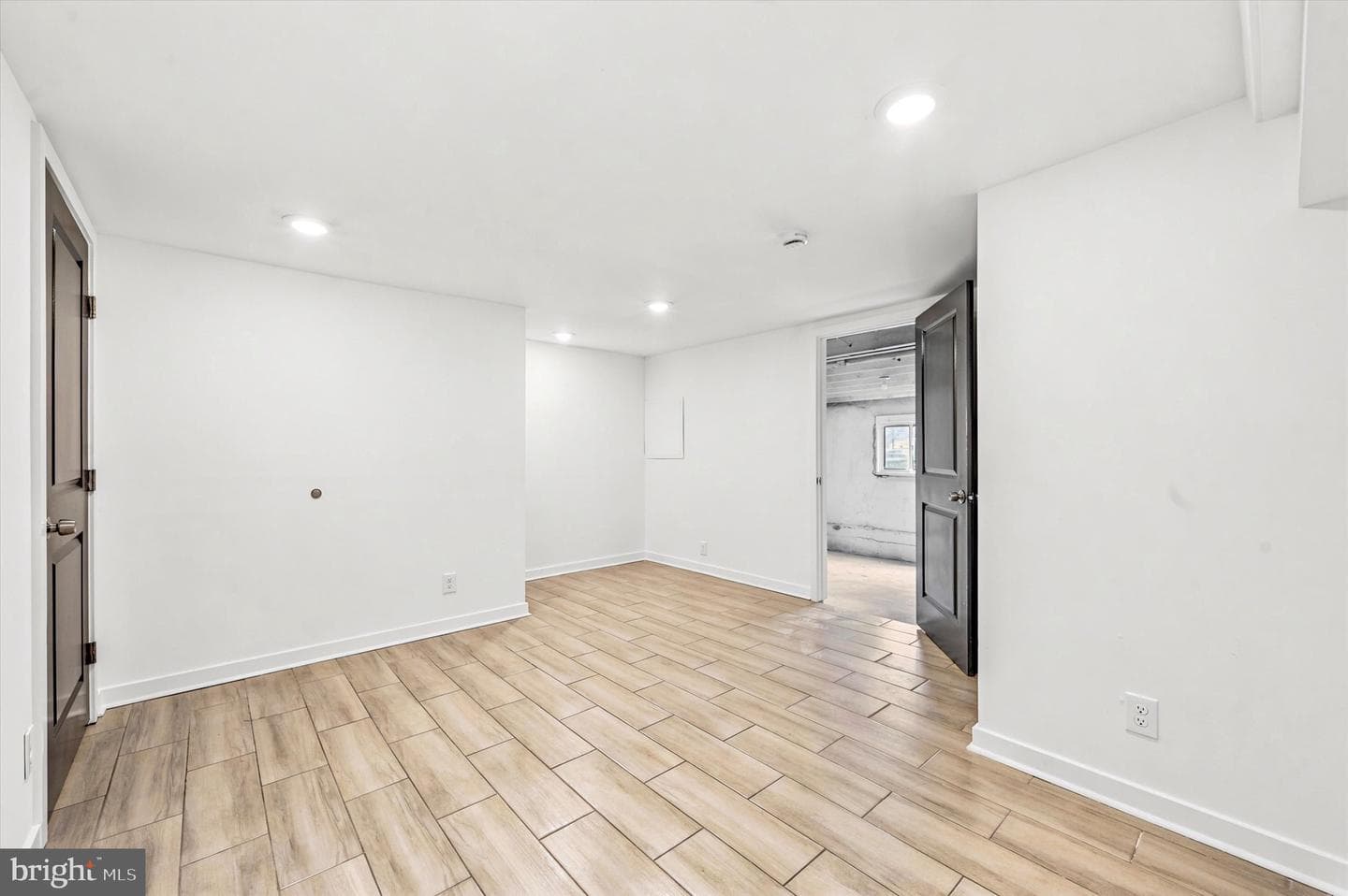 5616 Florence Avenue photo 35