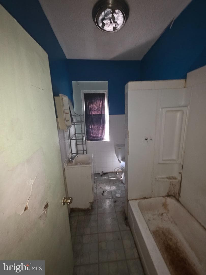 1844 E Orleans Street photo 20