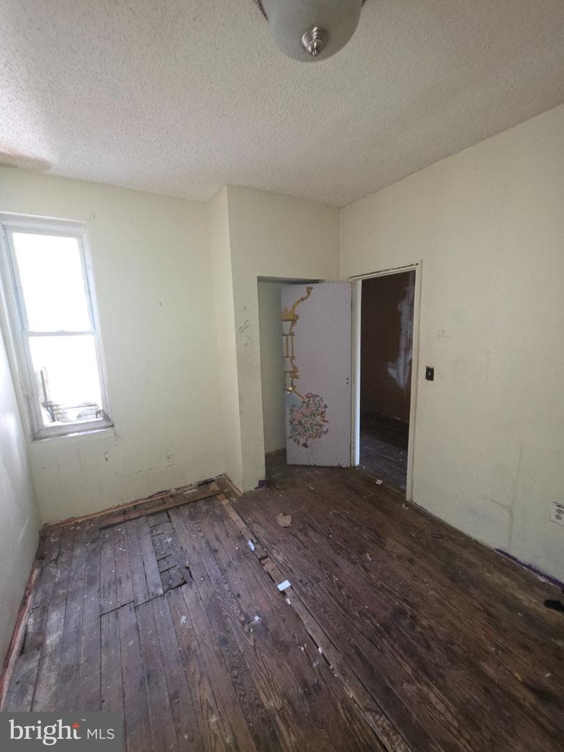 1844 E Orleans Street photo 26