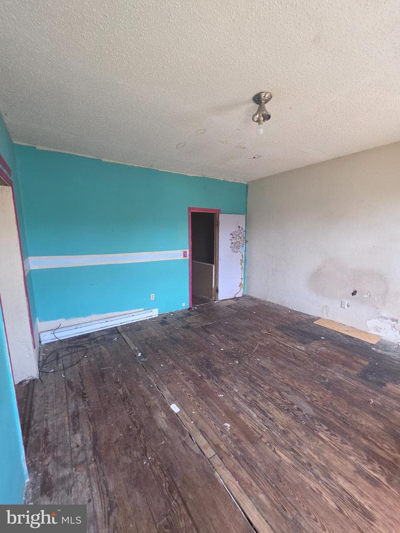1844 E Orleans Street photo 29