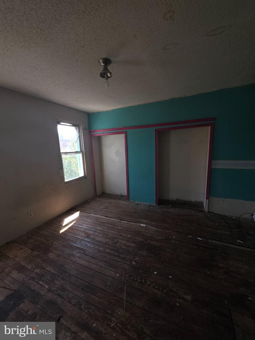 1844 E Orleans Street photo 30