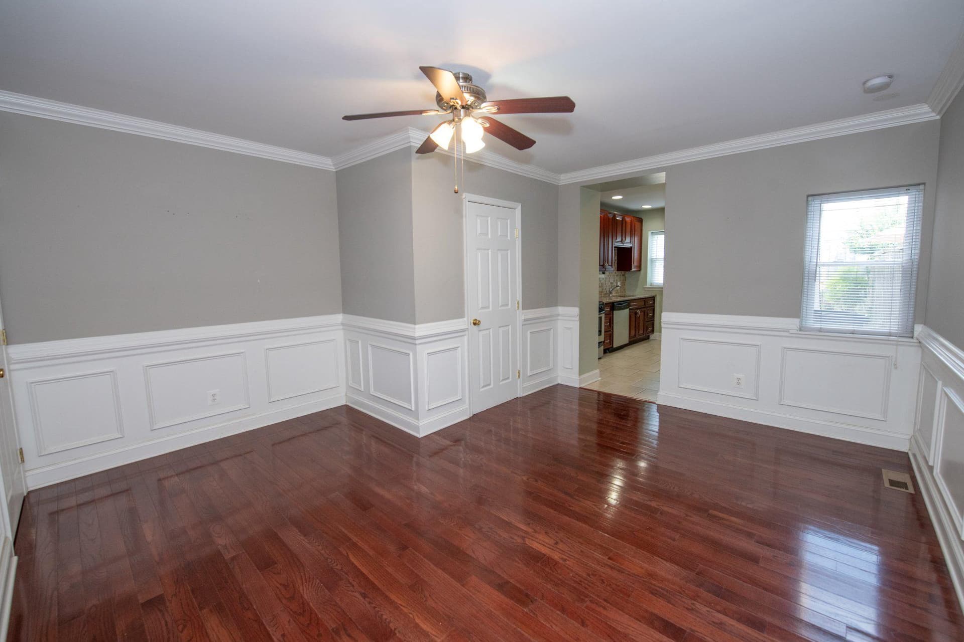3421 Crawford Street photo 6