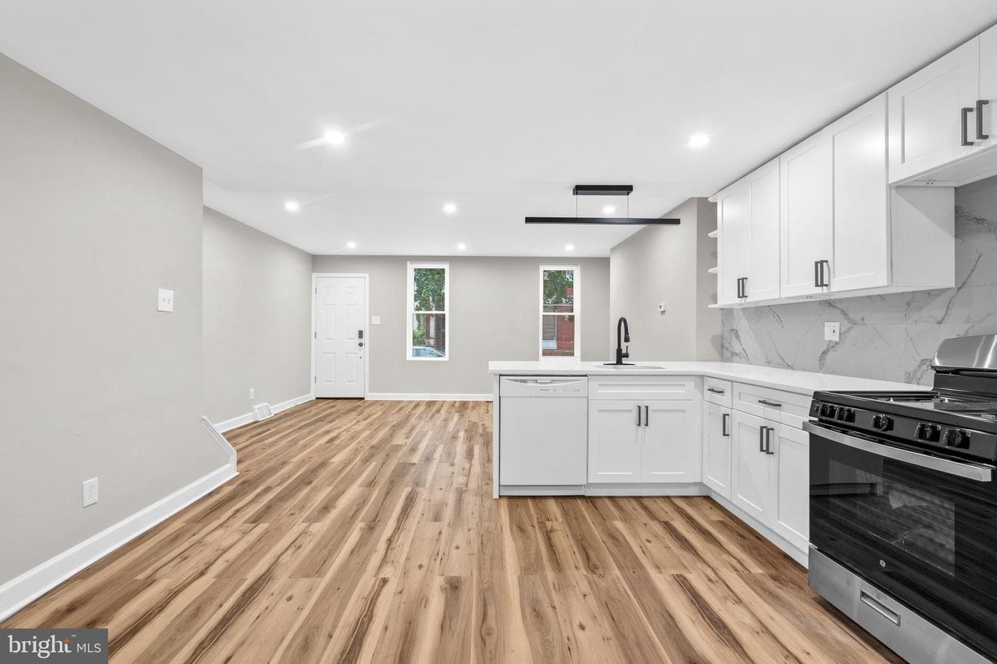 1908 N Croskey Street photo 11
