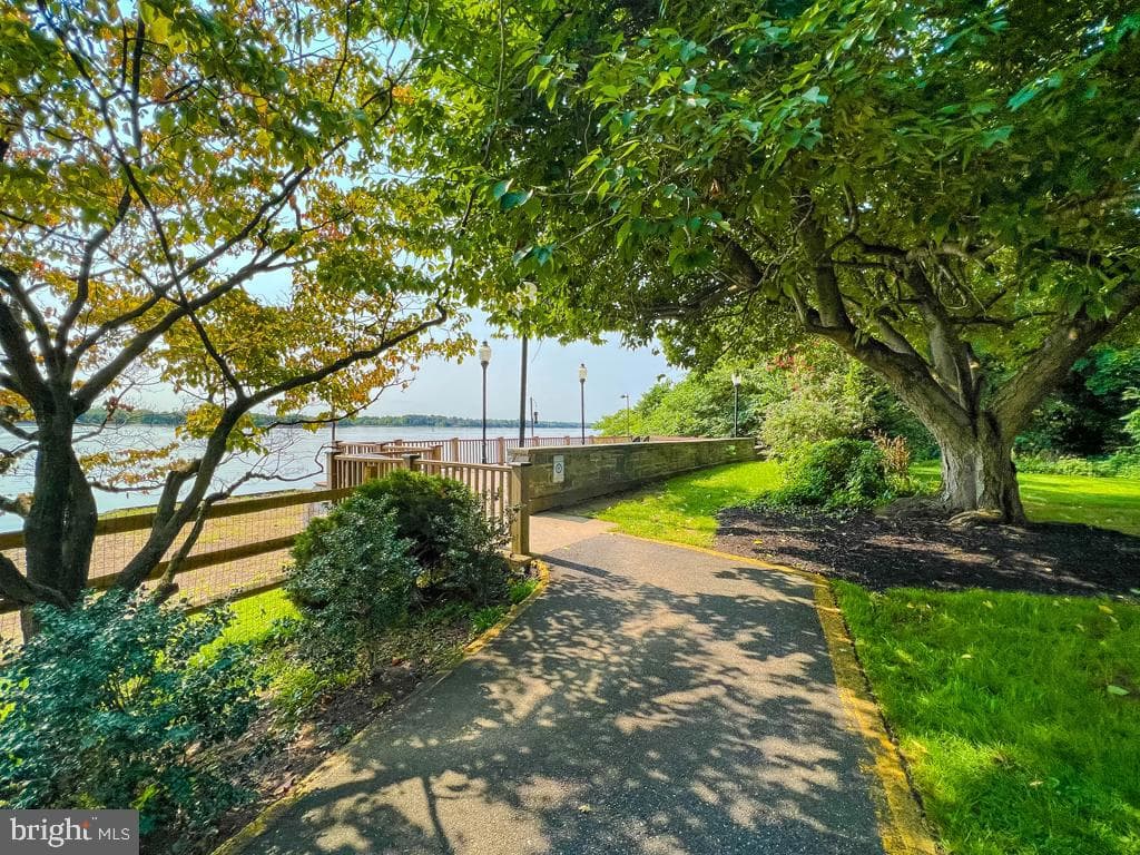 17205 Delaire Landing Road #205 photo 33
