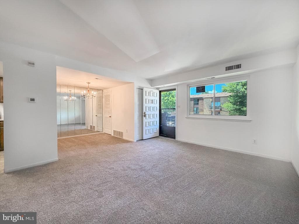 17205 Delaire Landing Road #205 photo 7