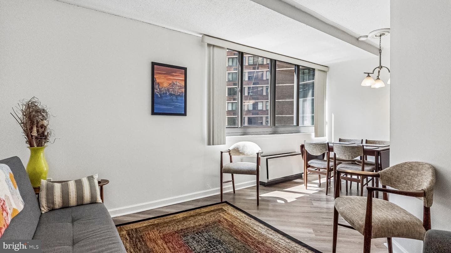 1420 Locust Street #7b photo 3