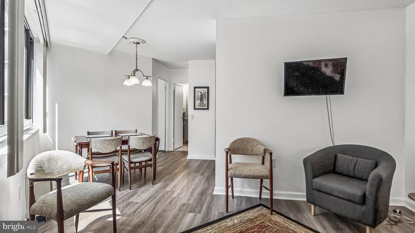 1420 Locust Street #7b photo 4