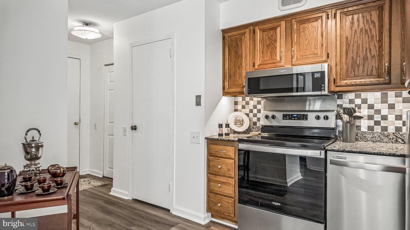 1420 Locust Street #7b photo 8