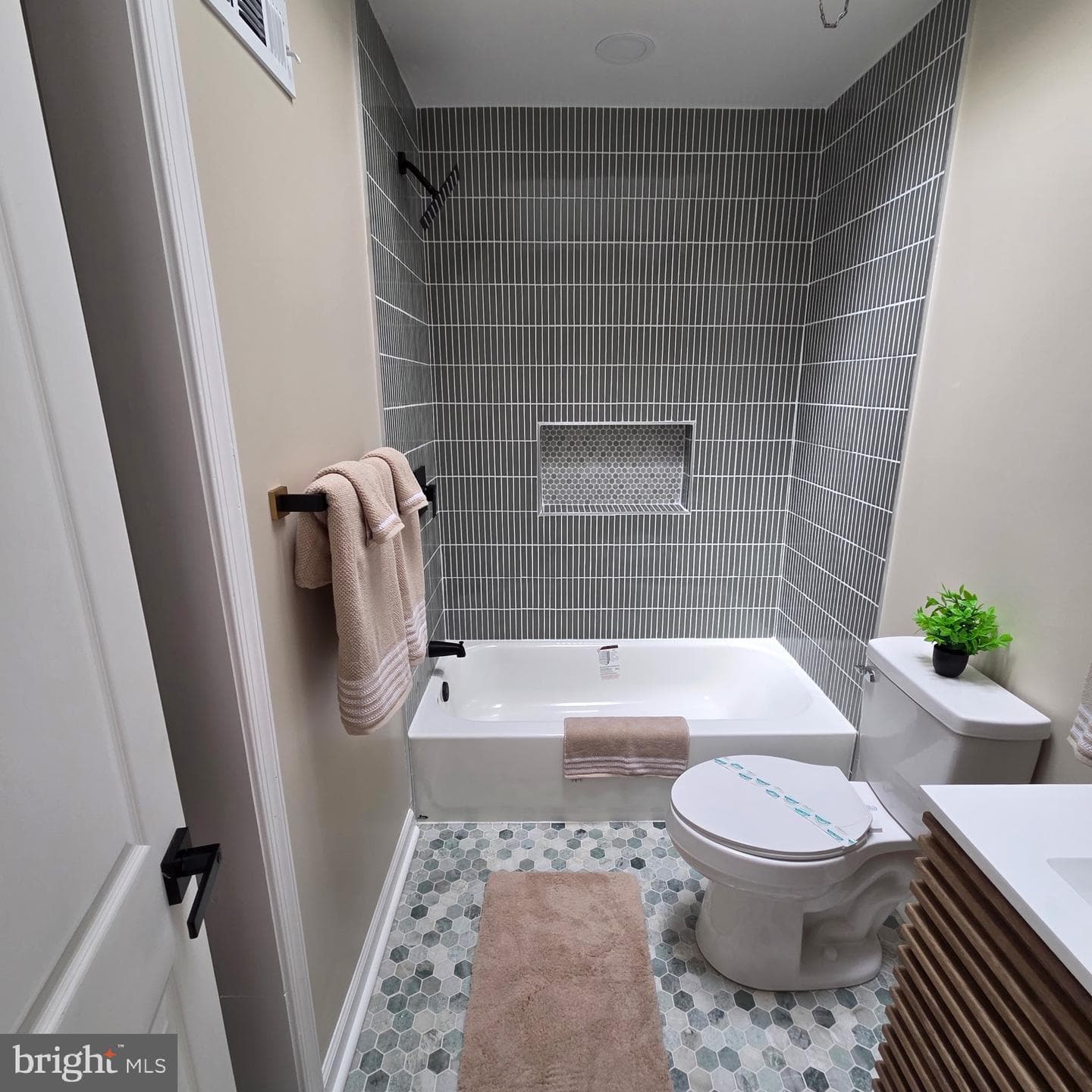 5712 Dunlap Street photo 51