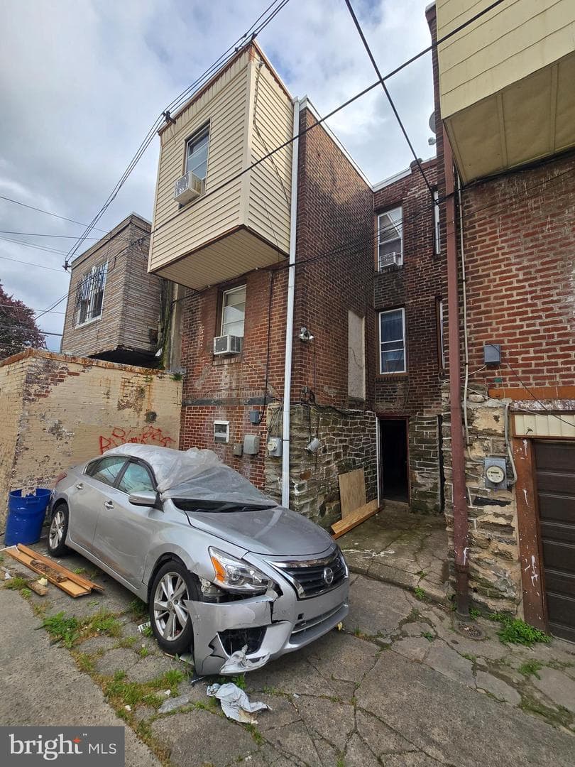 993 E Sanger Street photo 17