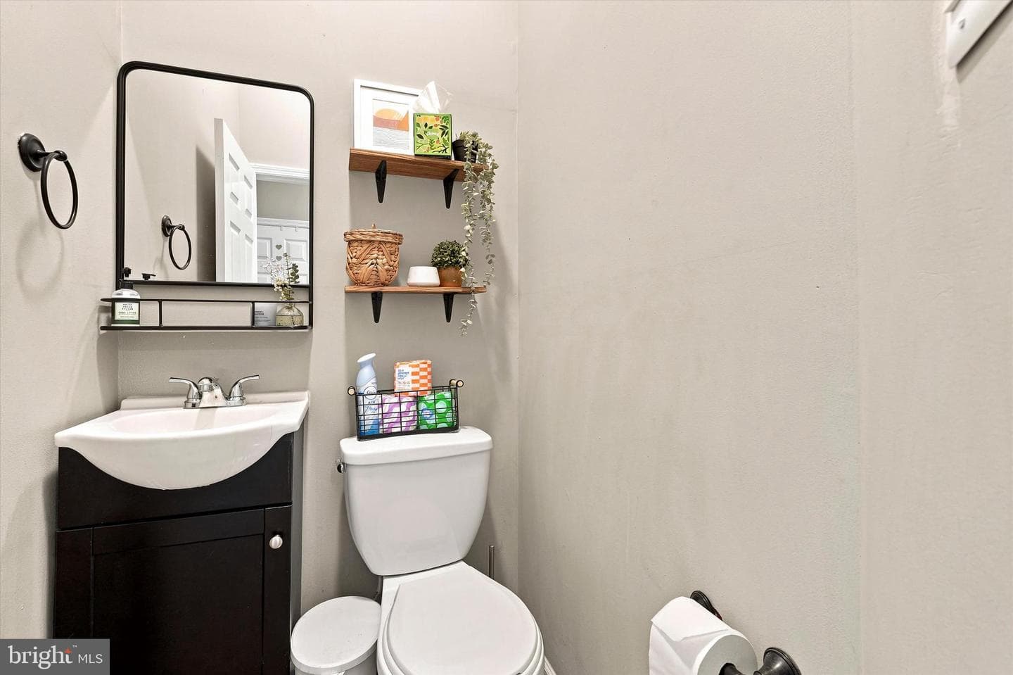 444 Moyer Street photo 11