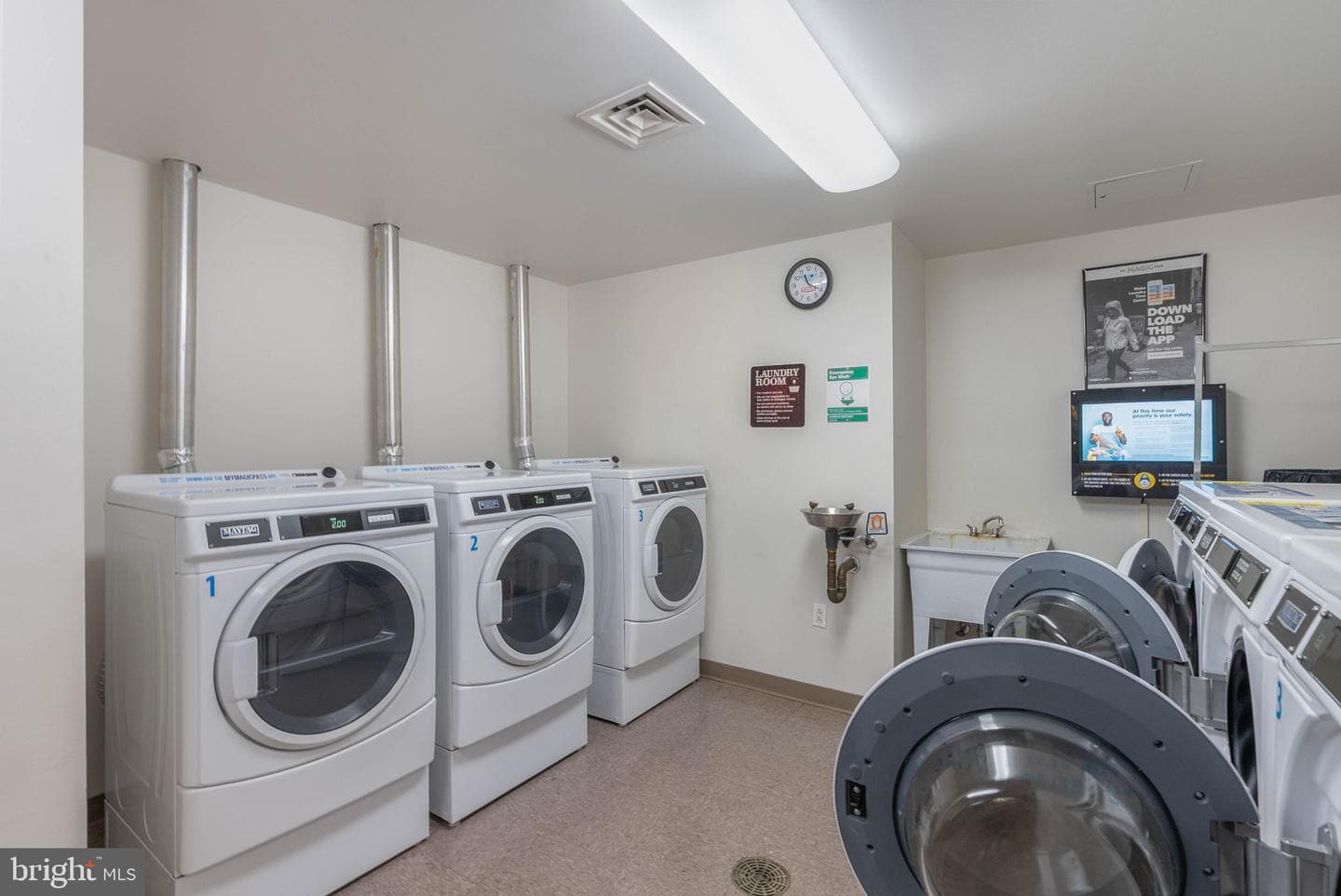 717 S Columbus Boulevard #1216 photo 29