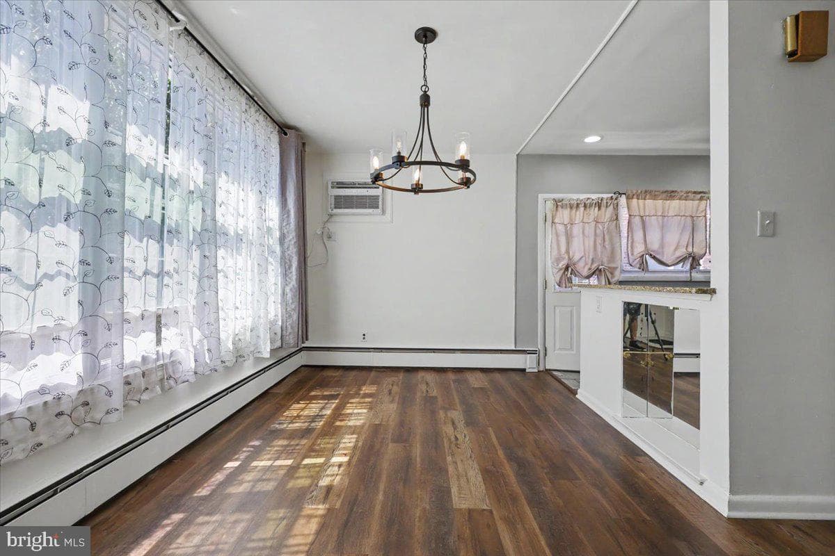 8512 Frontenac Street photo 8