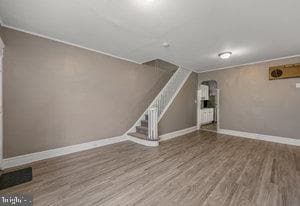 1635 Etting Street photo 4