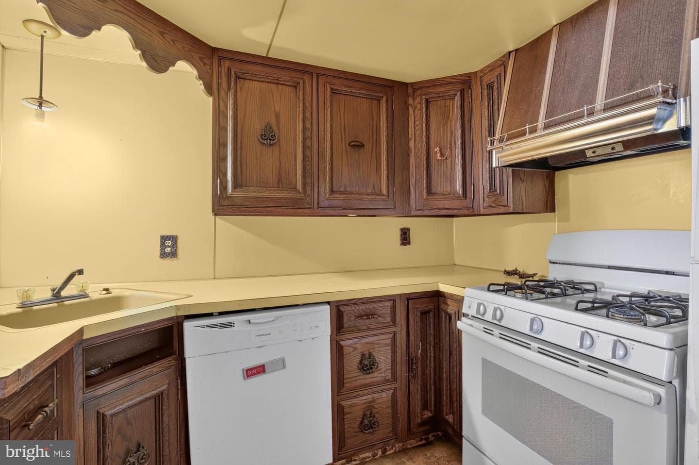 1147 S 10th Street photo 11